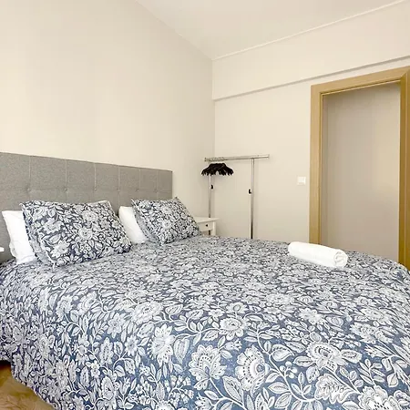 Viviendas Curto - Piso En El Corazon De Castro Junto Al Puerto * Castro Urdiales