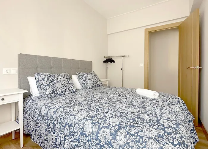 Viviendas Curto - Piso En El Corazon De Castro Junto Al Puerto * Castro Urdiales